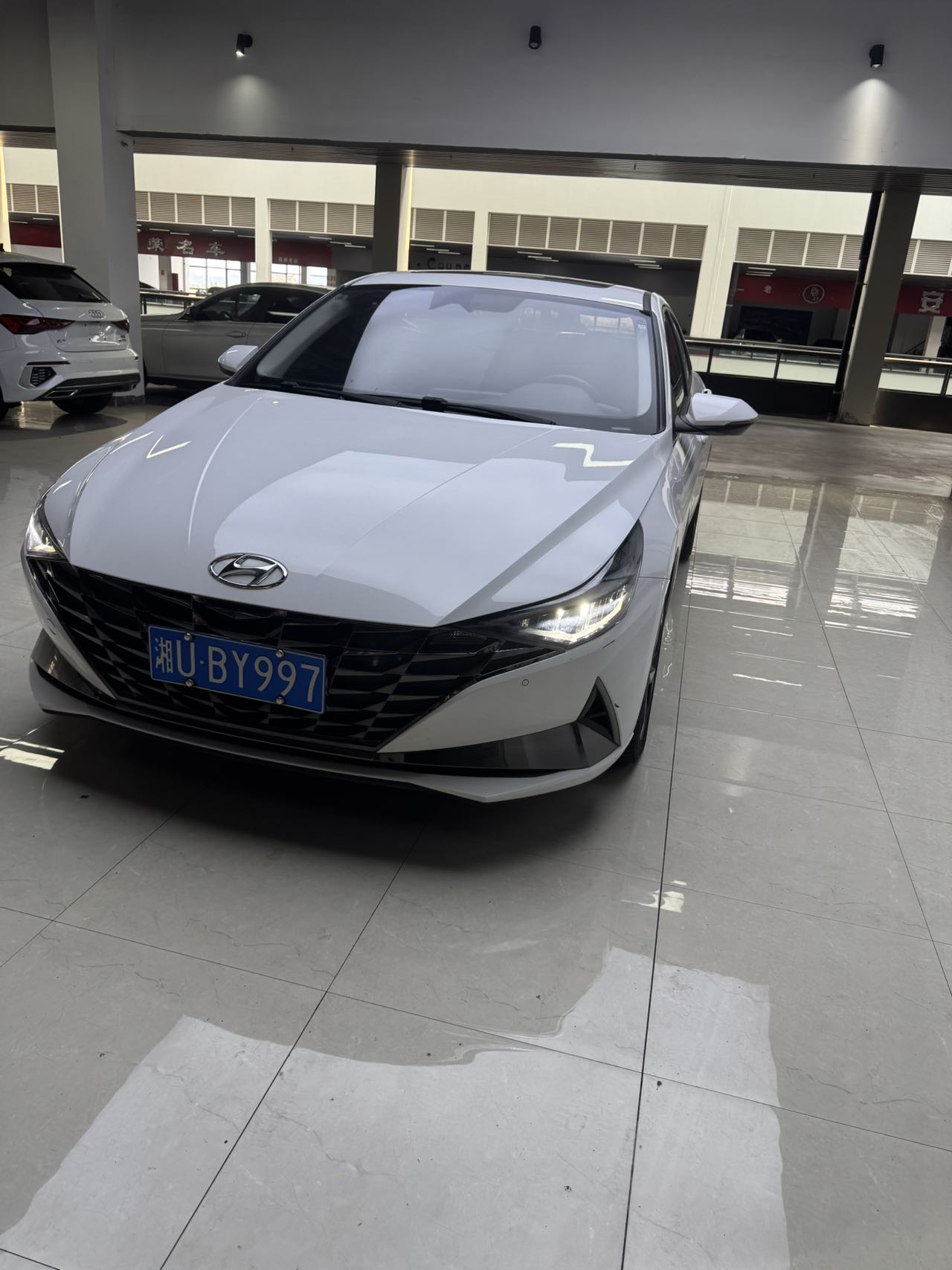 2022款伊兰特尊贵
