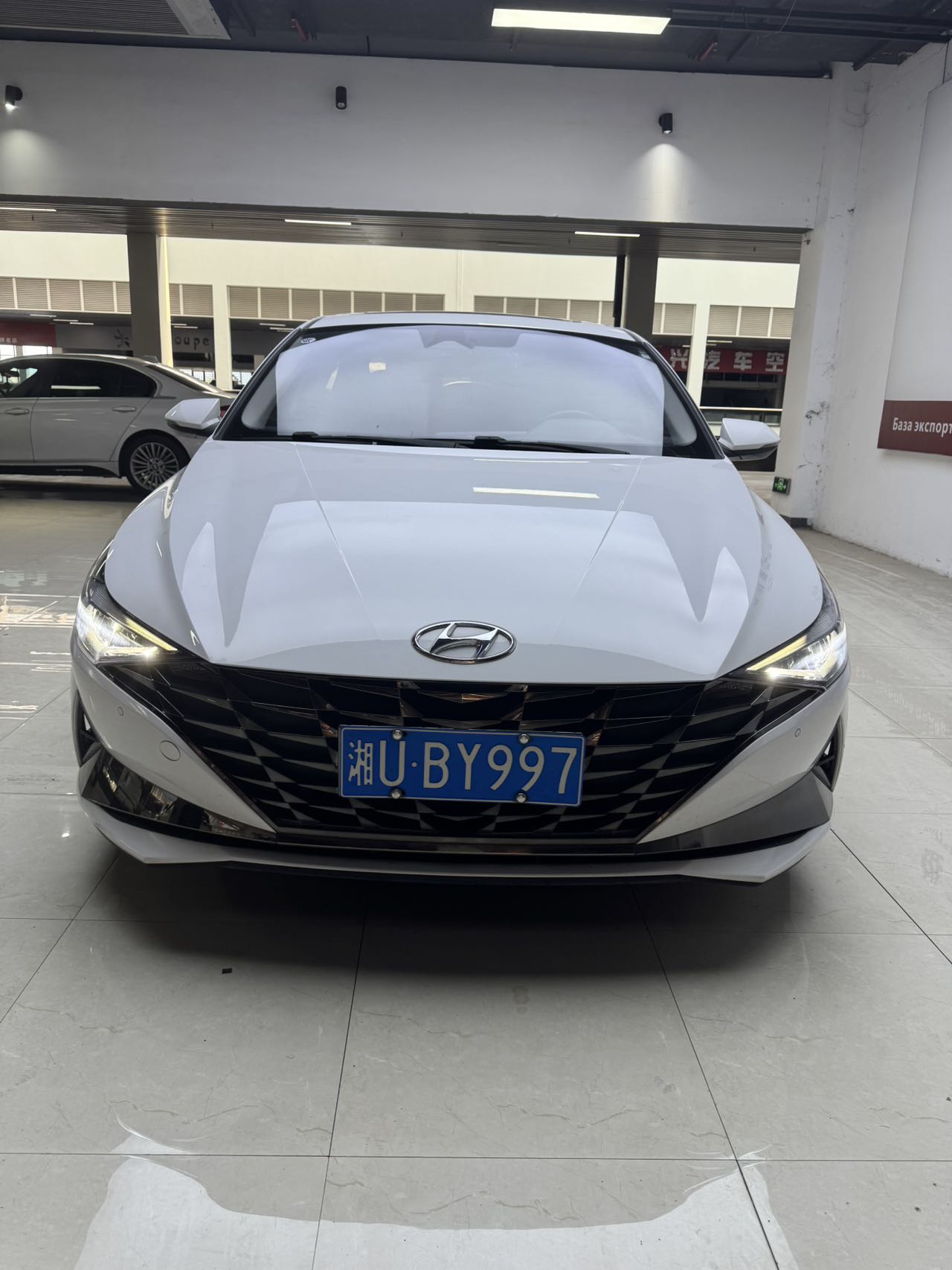 2022款伊兰特尊贵