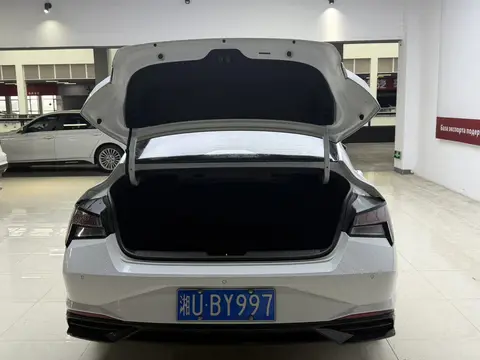 2022款 伊兰特 尊贵