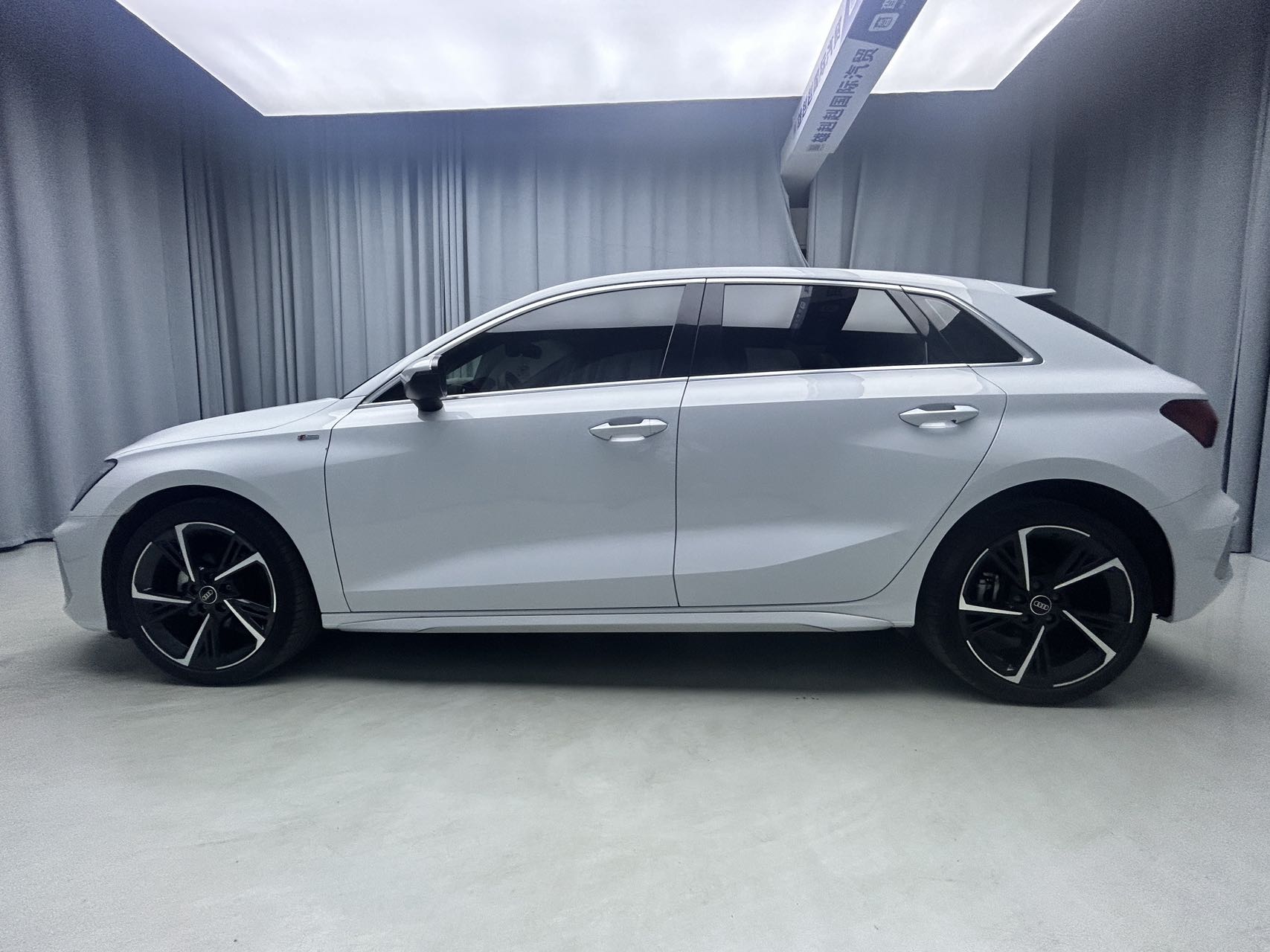 2023款奥迪A3 Sportback时尚运动版