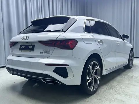 2022款 奥迪 A3 Sportback 豪华运动