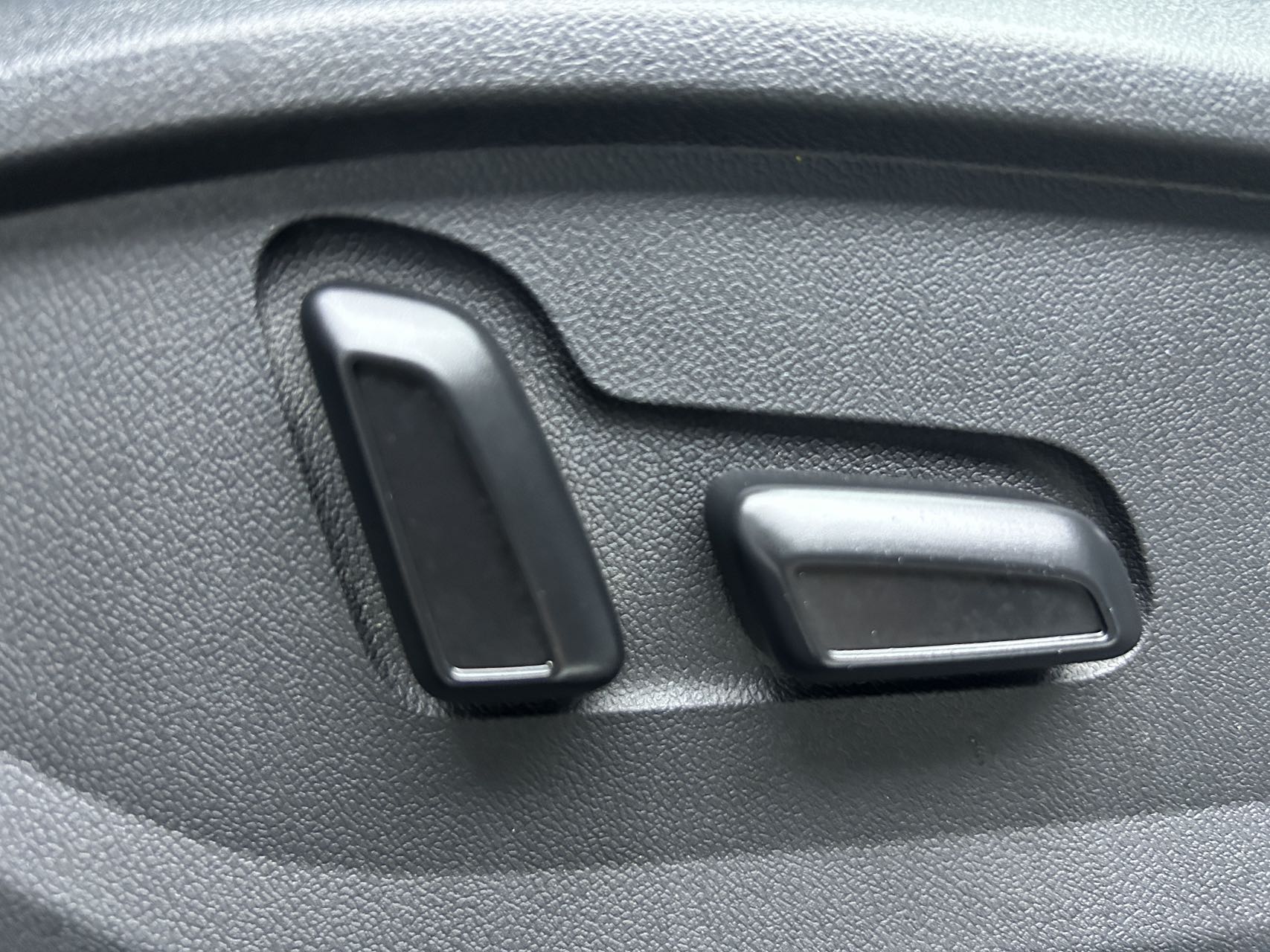 2022款 奥迪Q2L 35 TFSI 豪华致雅
