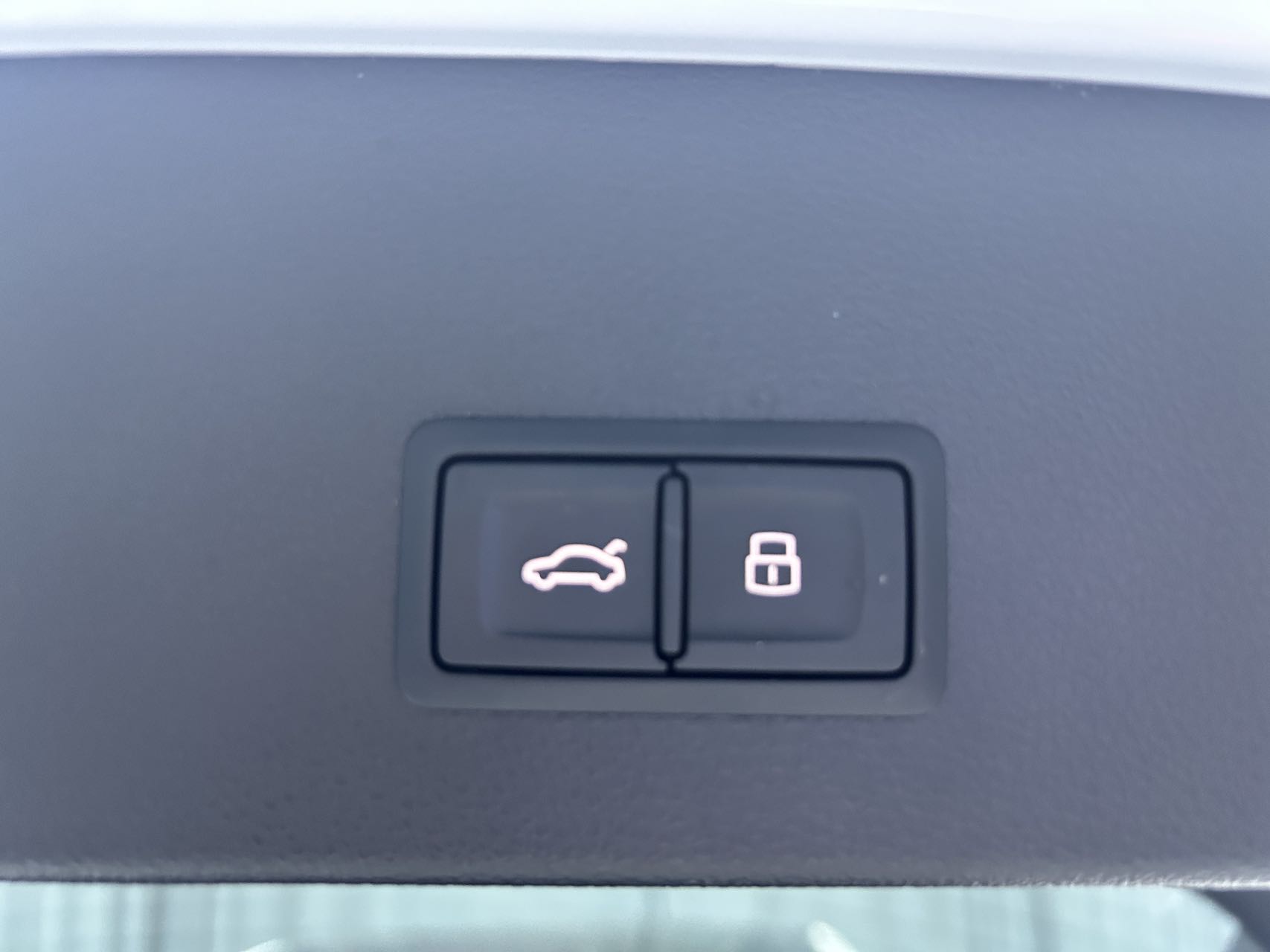 2022款 奥迪Q2L 35 TFSI 豪华致雅