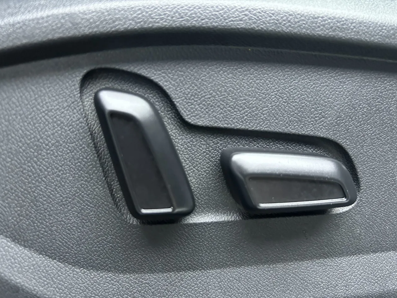 2022款 奥迪 Q2L 35 TFSI 豪华致雅