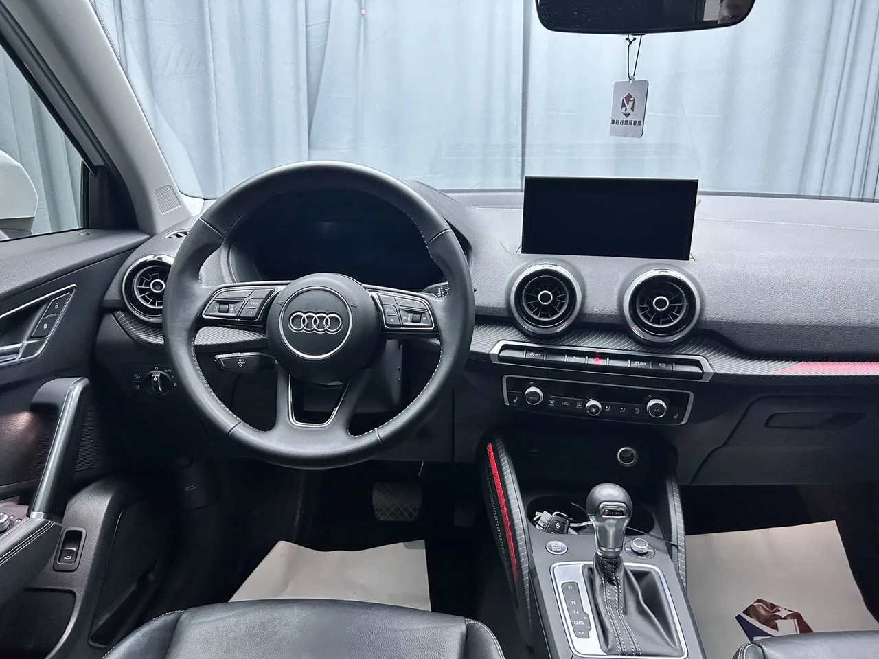 2022款 奥迪 Q2L 35 TFSI 豪华致雅