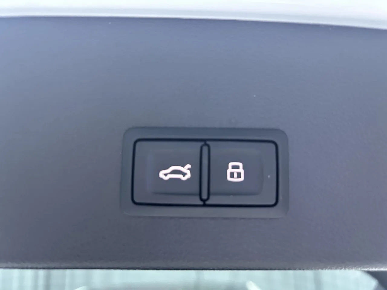 2022款 奥迪 Q2L 35 TFSI 豪华致雅