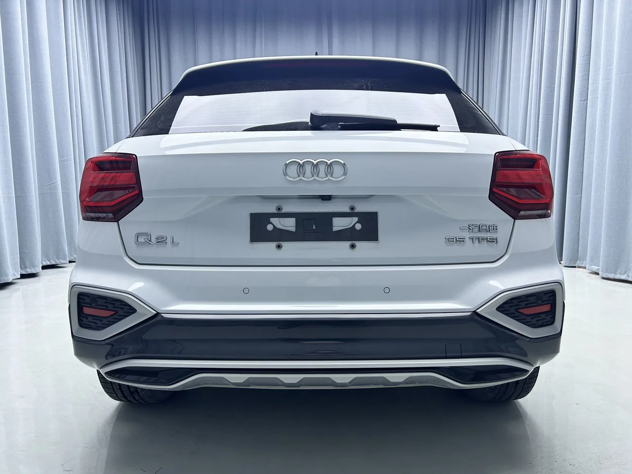 2022款 奥迪 Q2L 35 TFSI 豪华致雅