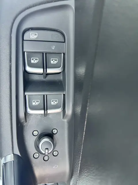 2022款 奥迪 Q2L 35 TFSI 豪华致雅