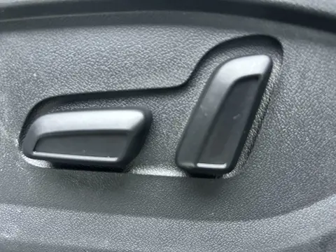 2022款 奥迪 Q2L 35 TFSI 豪华致雅