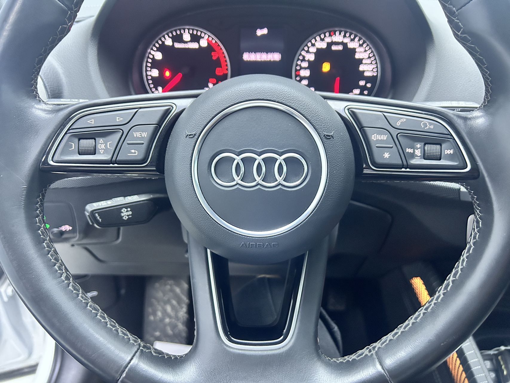 奥迪2022款 Q2L 1.4TFSI 35TFSI 时尚致雅型