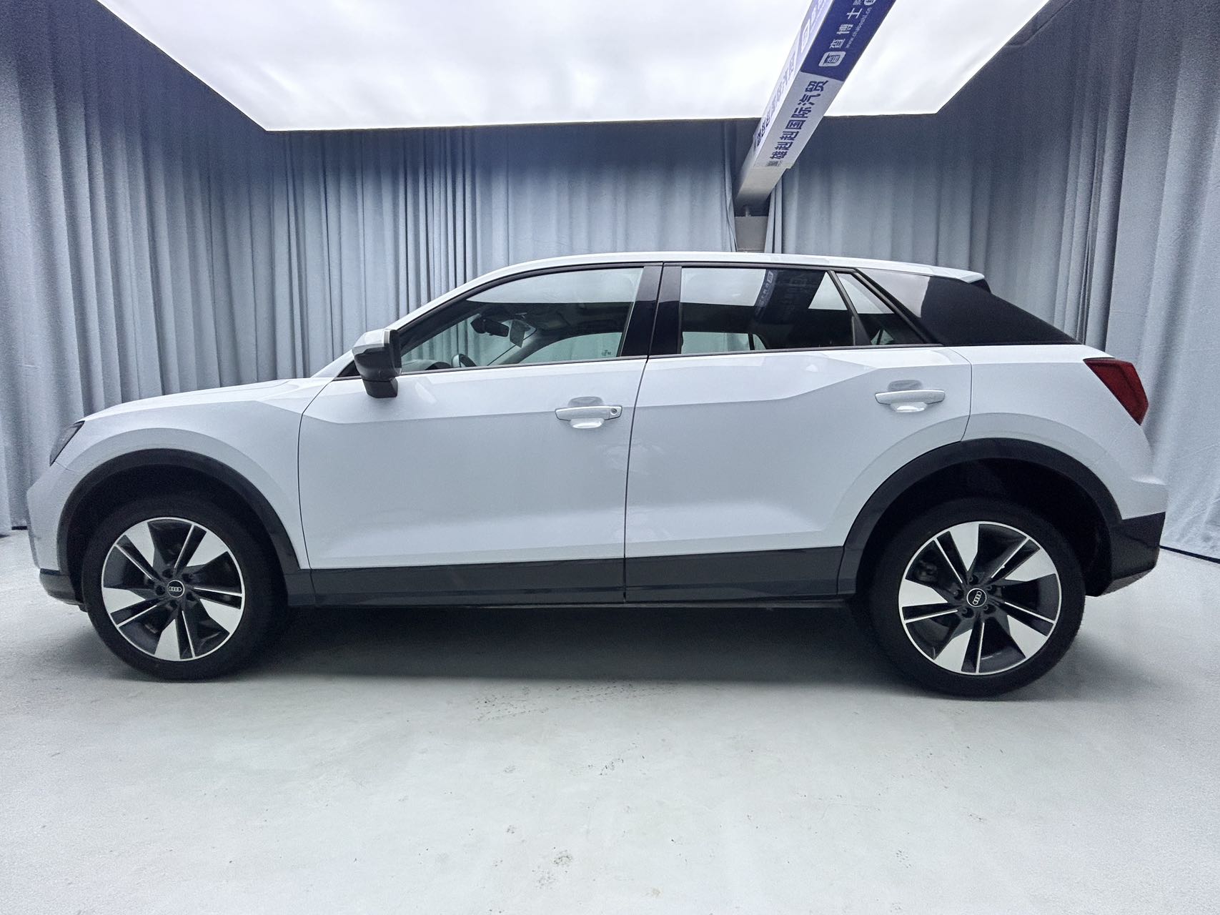 奥迪2022款 Q2L 1.4TFSI 35TFSI 时尚致雅型