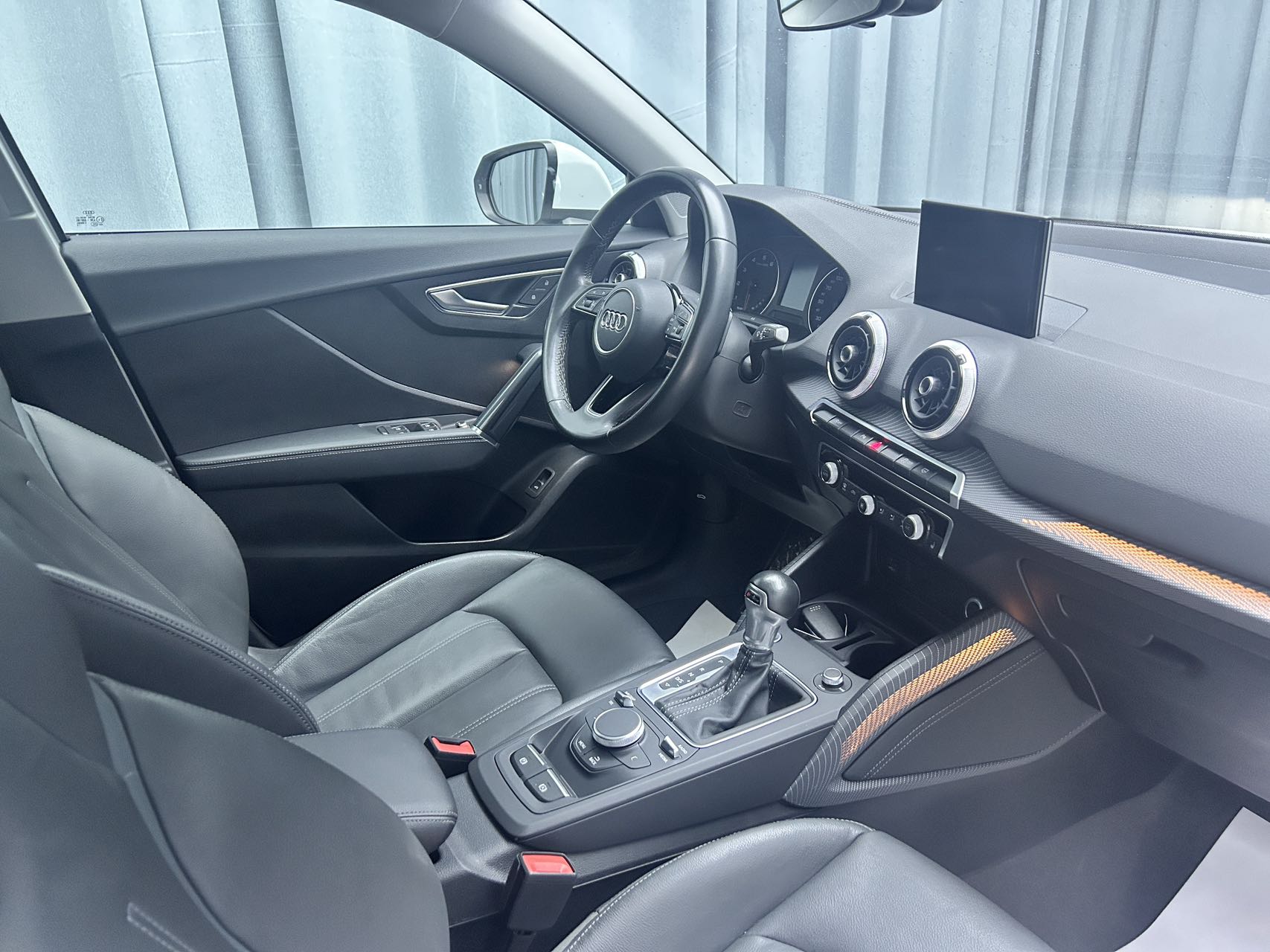 奥迪2022款 Q2L 1.4TFSI 35TFSI 时尚致雅型