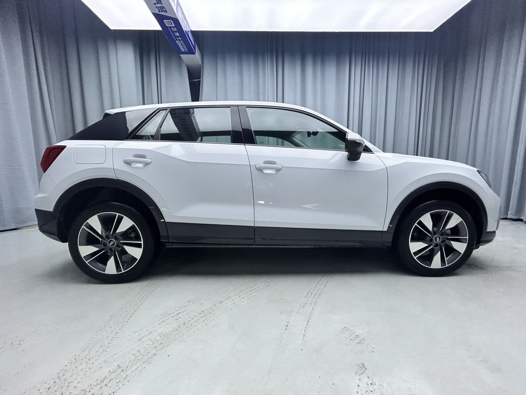 奥迪2022款 Q2L 1.4TFSI 35TFSI 时尚致雅型