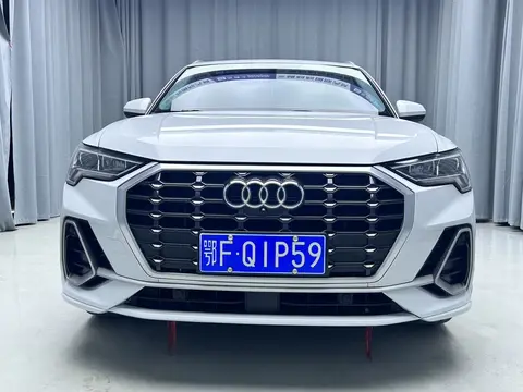 2022款 奥迪 Q3 时尚动感型