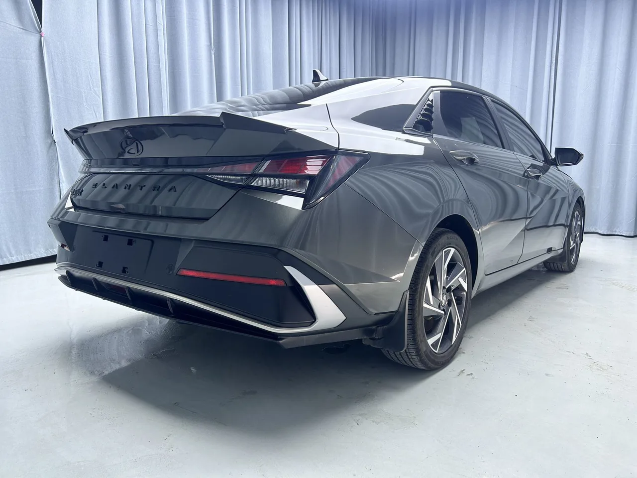 2023款 现代 伊兰特 精英版