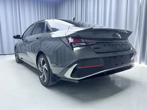 2023款 现代 伊兰特 精英版