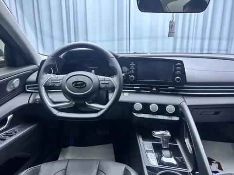 2023款 现代 伊兰特 精英版