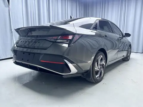 2023款 现代 伊兰特 精英版