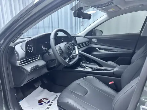 2023款 现代 伊兰特 精英版