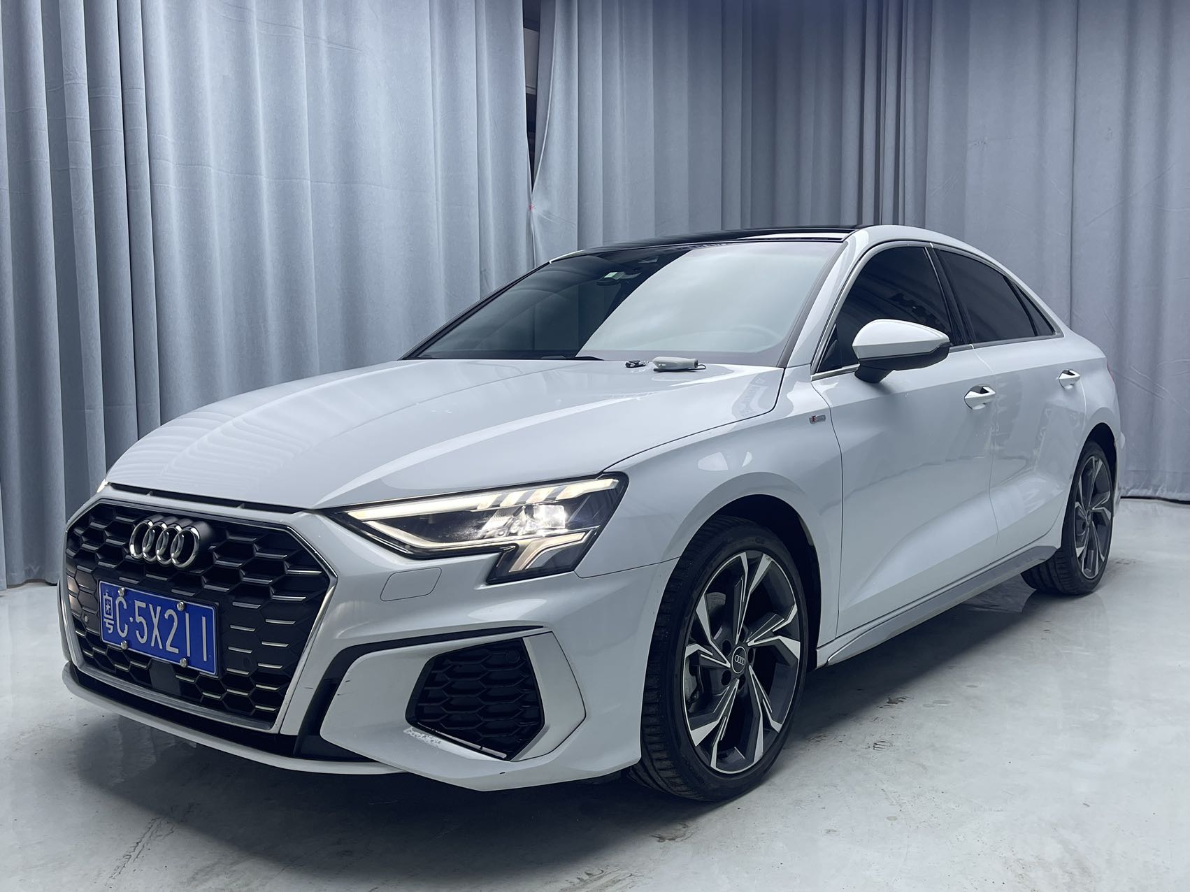 2022款奥迪A3L豪华运动