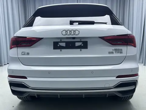 2022款 奥迪 Q3 时尚动感型