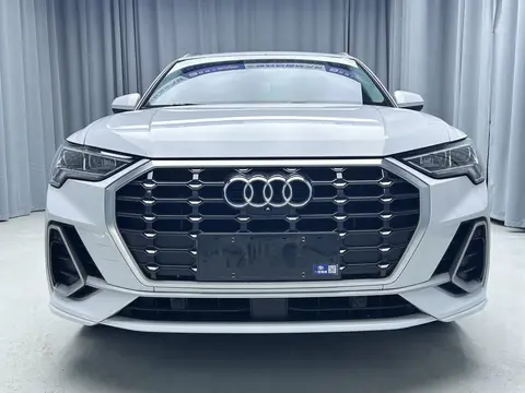 2022款 奥迪 Q3 时尚动感