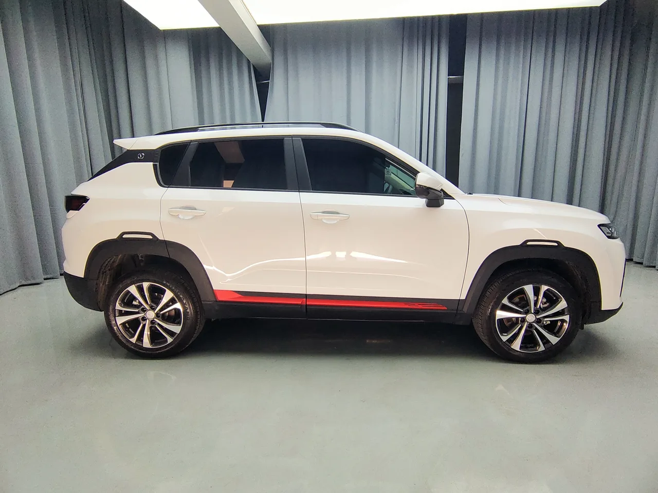 2022款 长安 CS35 PLUS 1.4T 改款 蓝鲸NE 豪华型 自动挡