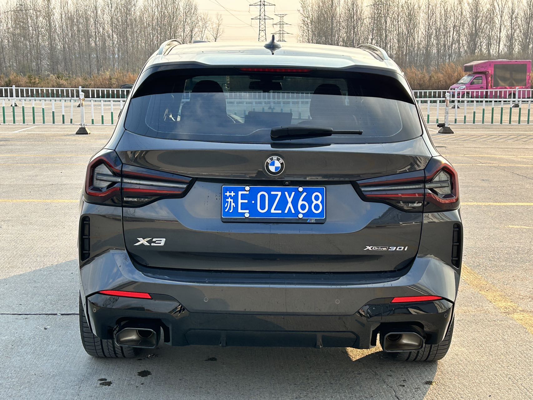 2022款宝马X3 30i领先耀夜ban
