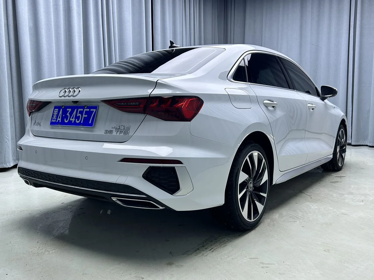 2023款 奥迪 A3L Limousine 35TFSl时尚运动型