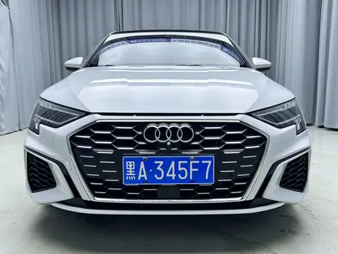 2023款 奥迪 A3L Limousine 35TFSl时尚运动型