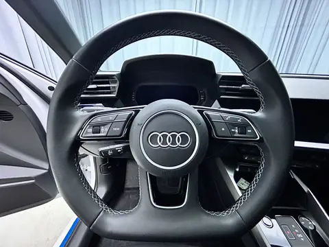 2023款 奥迪 A3L Limousine 35TFSl时尚运动型