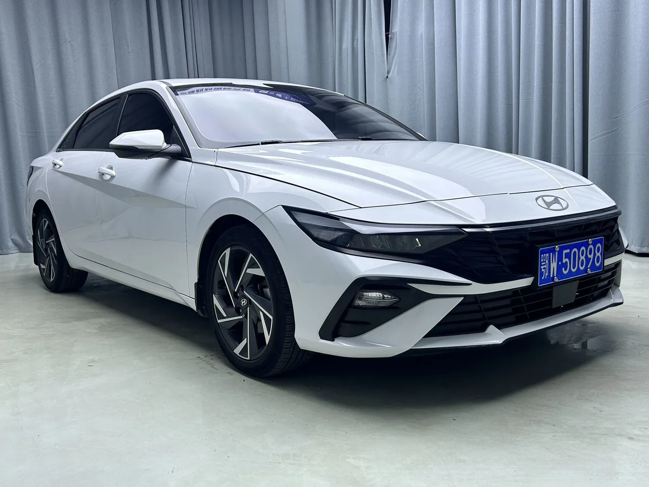 2023款 现代 伊兰特 精英版