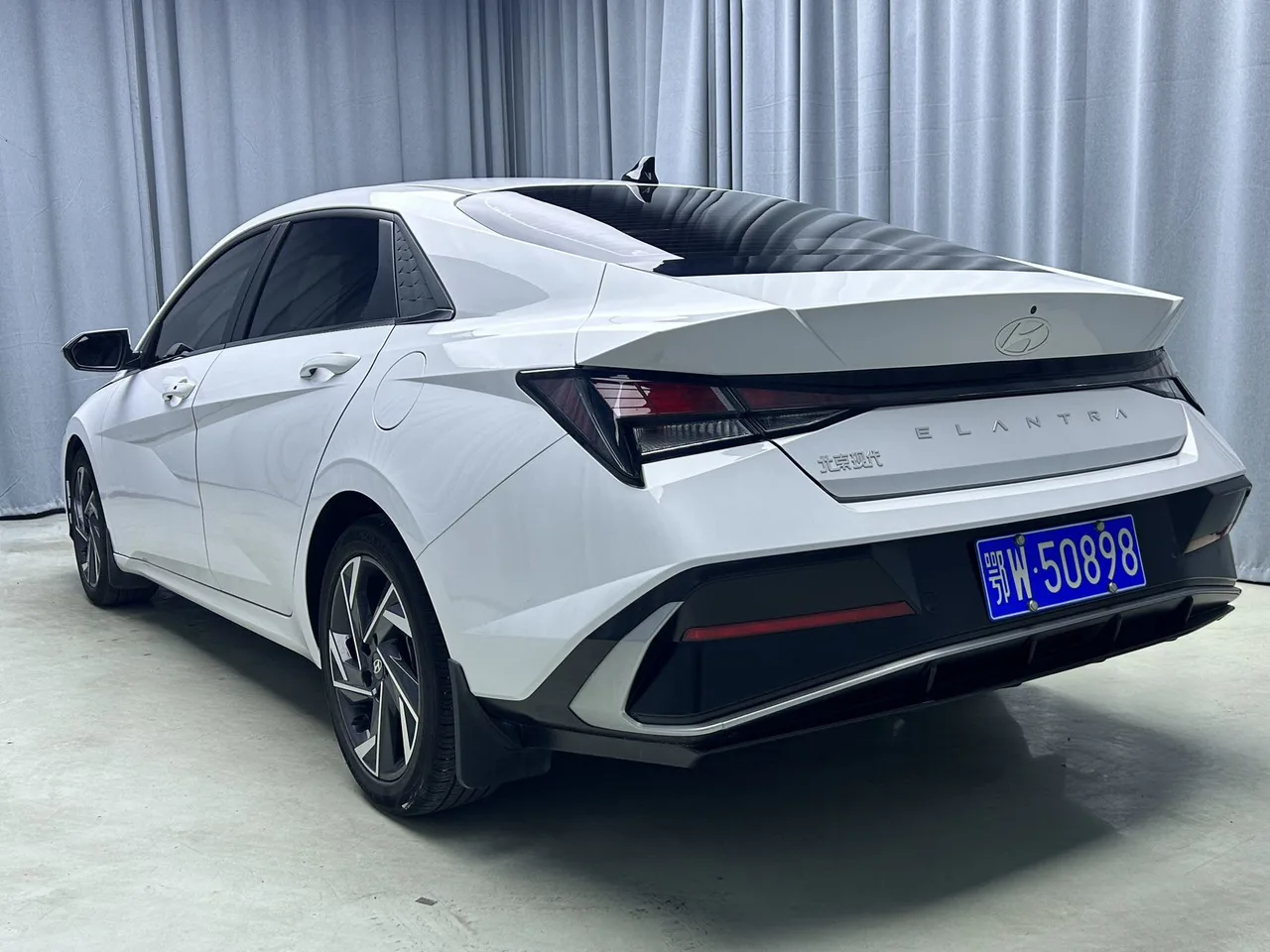 2023款 现代 伊兰特 精英版