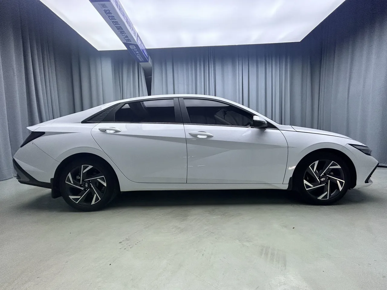 2023款 现代 伊兰特 精英版