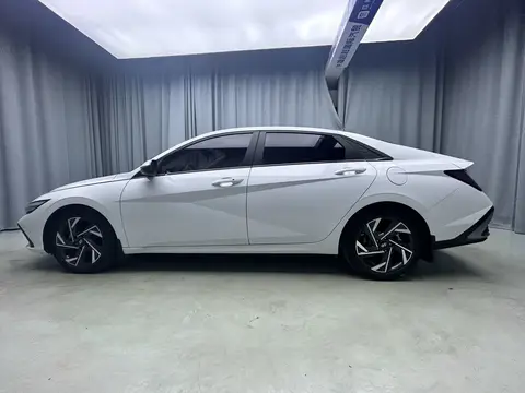 2023款 现代 伊兰特 精英版