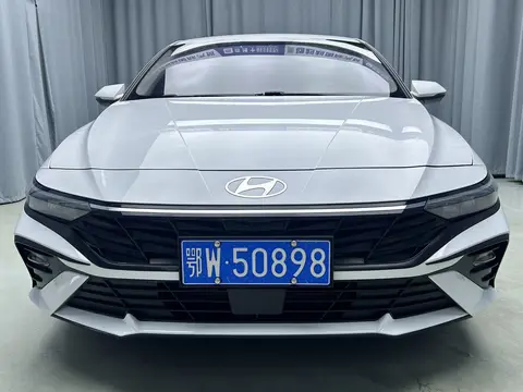 2023款 现代 伊兰特 精英版