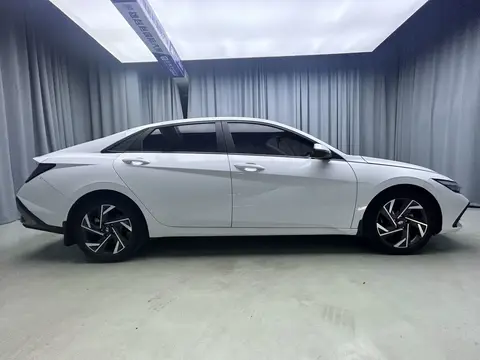 2023款 现代 伊兰特 精英版