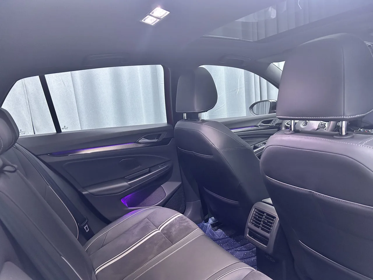 2023款 高尔夫 DSG 280 R-Line lite