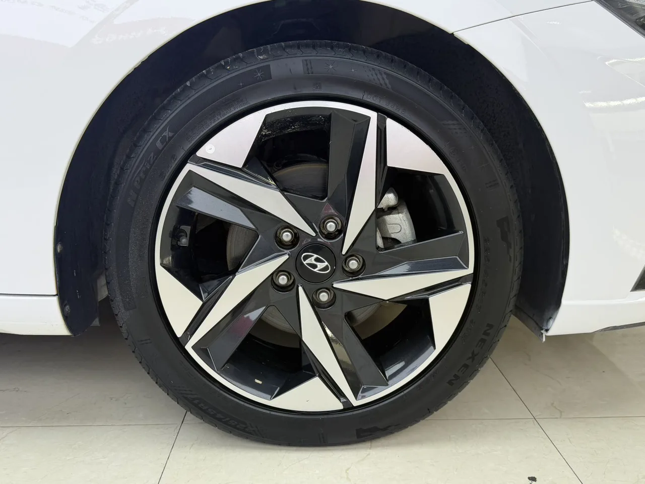 Hyundai Elantra Premium 2022 модельного года