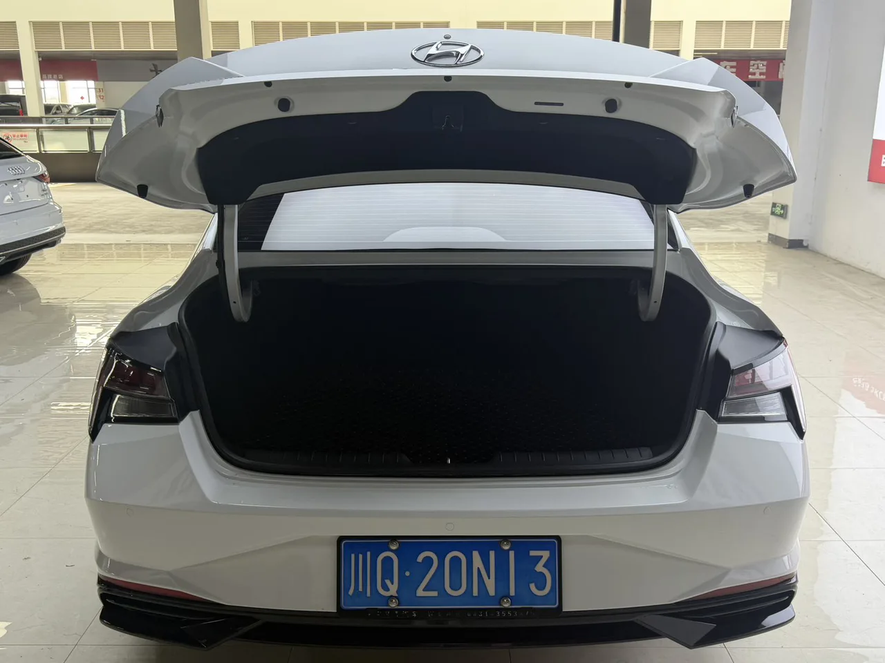 Hyundai Elantra Premium 2022 модельного года