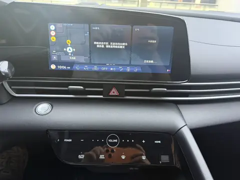 Hyundai Elantra Premium 2022 модельного года