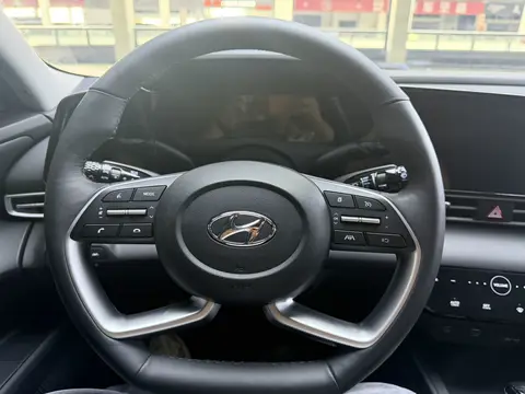 Hyundai Elantra Premium 2022 модельного года