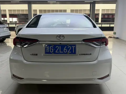Toyota Corolla 2023 модельного года, 1,5 л, версия «Элит»