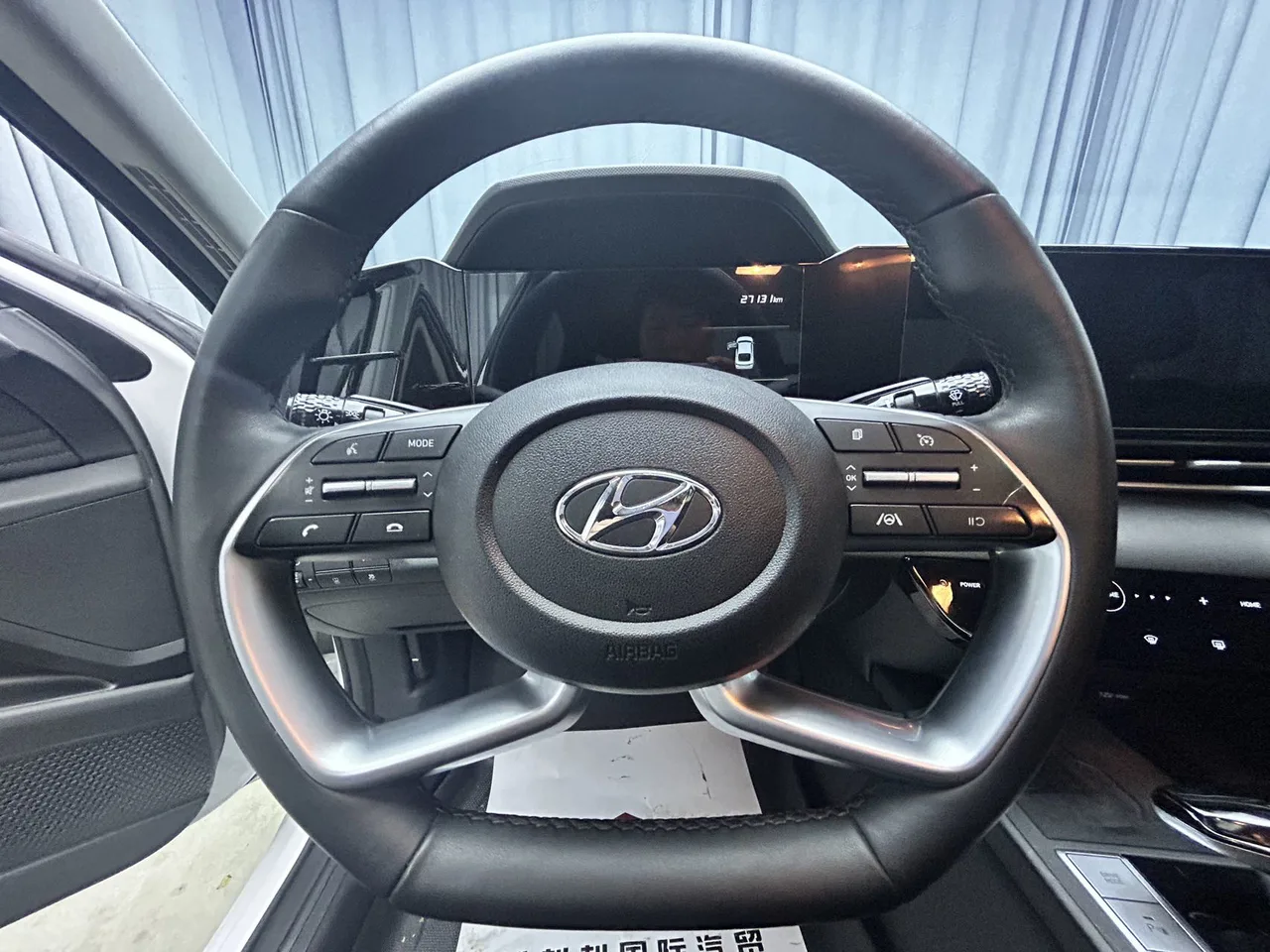 2022款 现代 伊兰特 尊贵版
