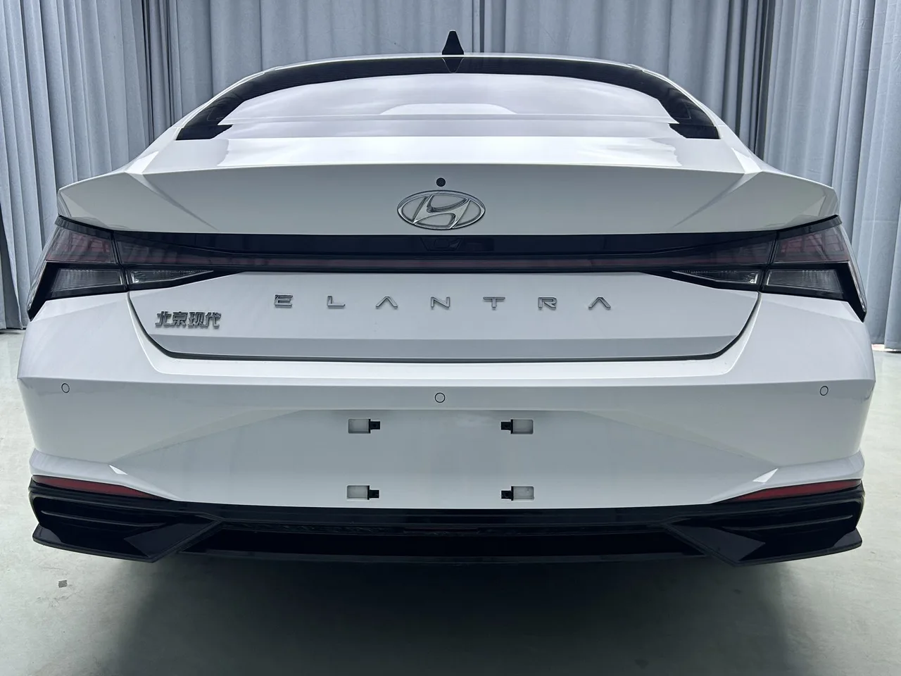 2022款 现代 伊兰特 尊贵版