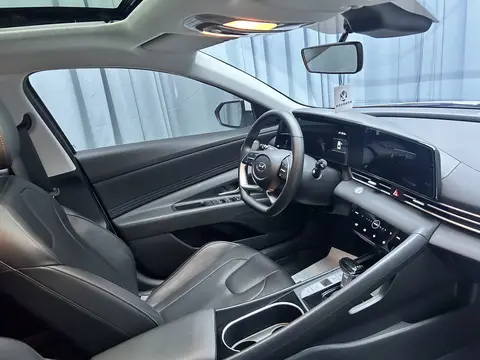 2022款 现代 伊兰特 尊贵版