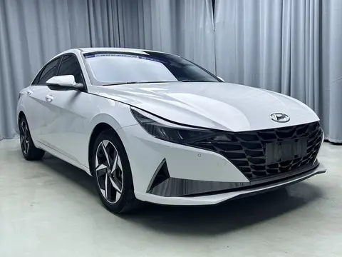 2022款 现代 伊兰特 尊贵版