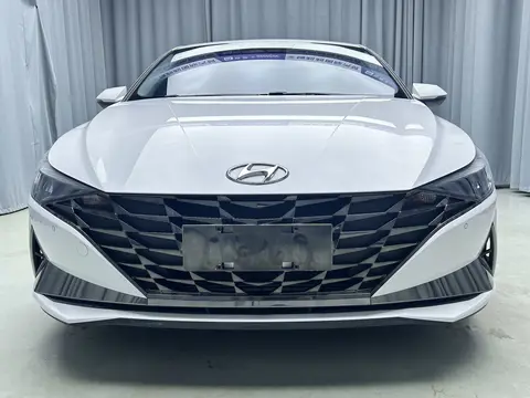 2022款 现代 伊兰特 尊贵版