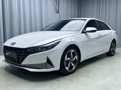 2022款 现代 伊兰特 尊贵版