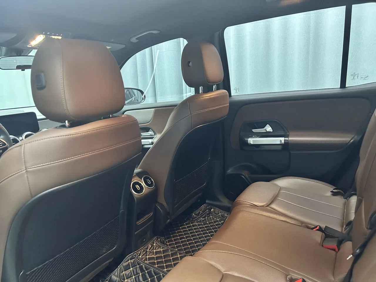 2021款 奔驰 GLB180 动感型